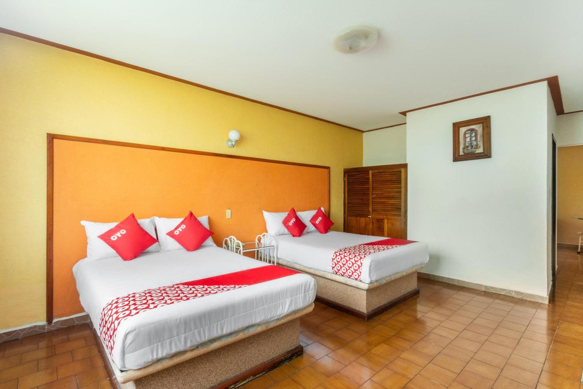 Oyo Hotel Casa Blanca Martínez de La Torre Exteriér fotografie