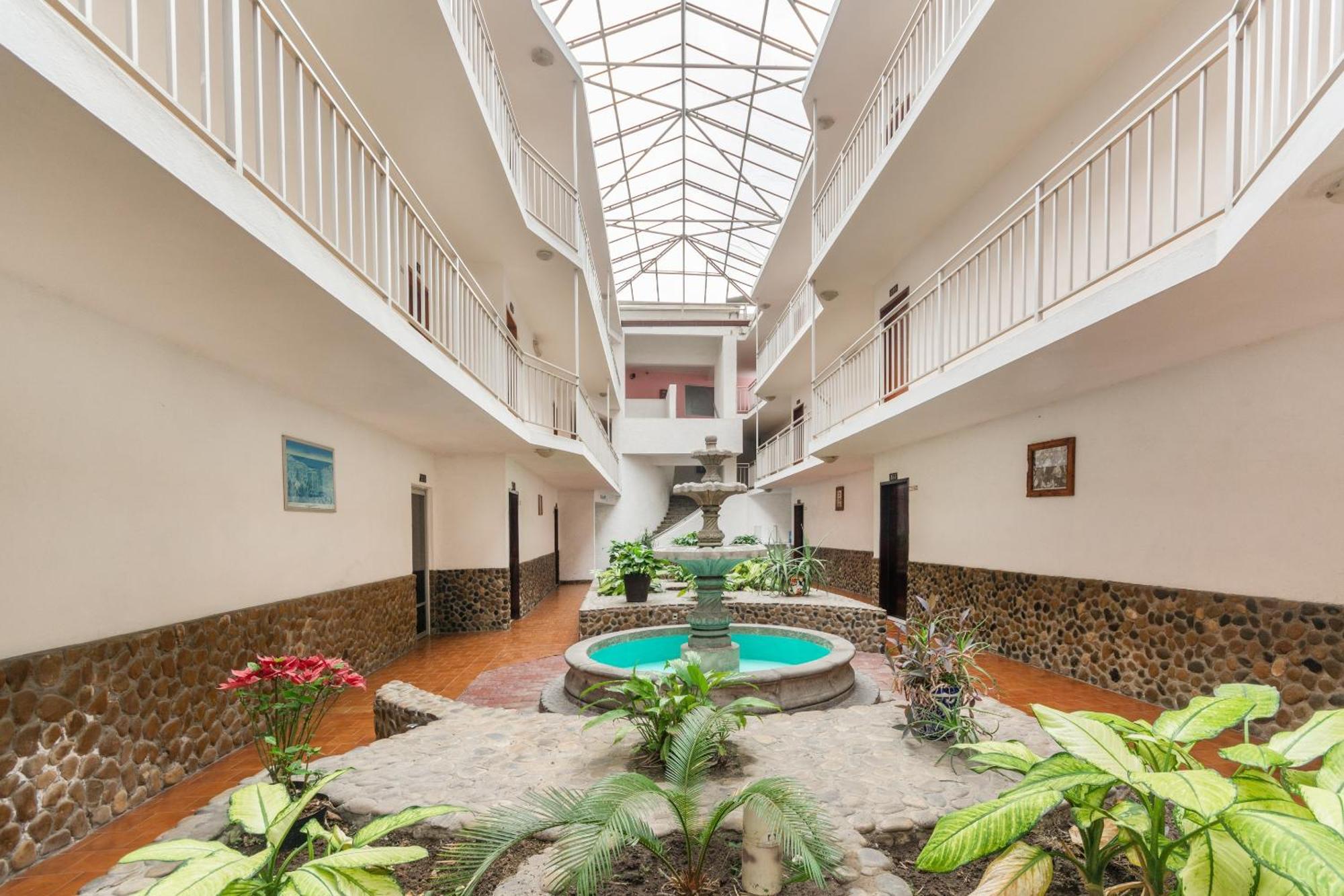 Oyo Hotel Casa Blanca Martínez de La Torre Exteriér fotografie